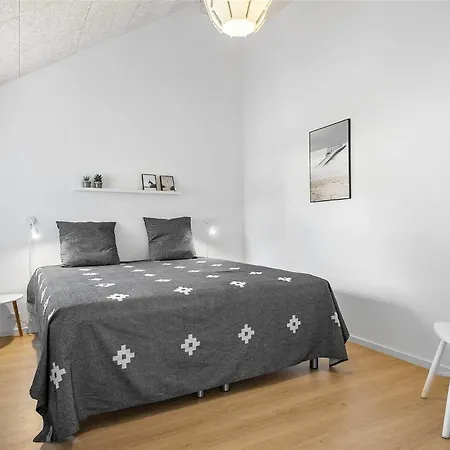 Bv140-blavand-gl-skolevej-26 بيت للعطل