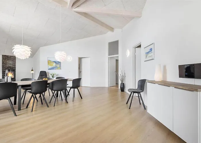 Bv140-blavand-gl-skolevej-26 بيت للعطل *